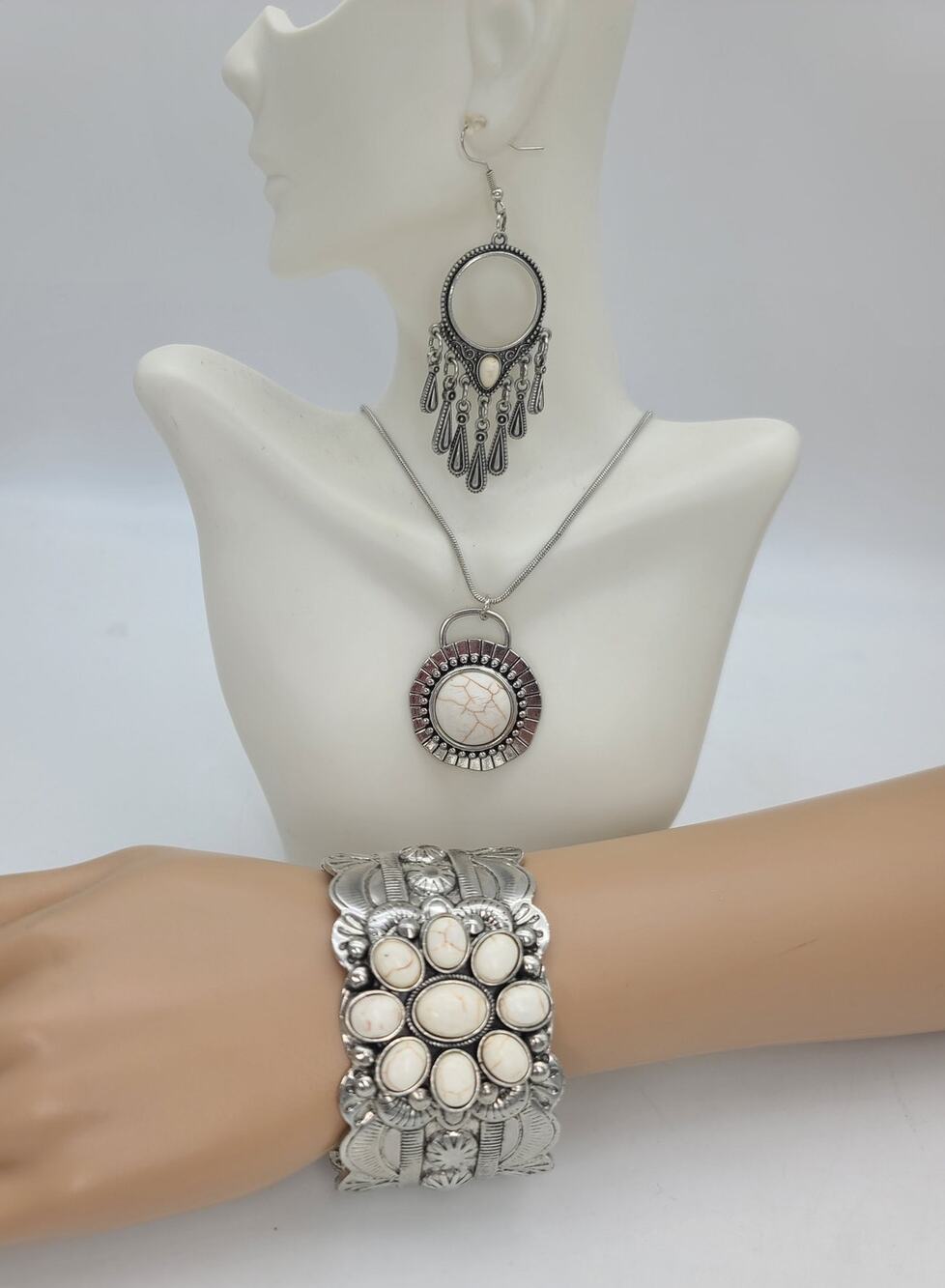 Paparazzi Southern Eden Western White Color Turquoise Bracelet + Jewelry Set